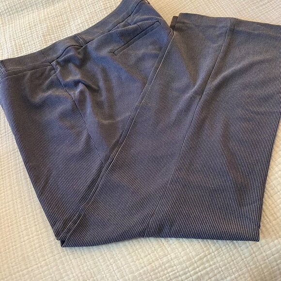 Blue with white specks - Picture 1 of 5